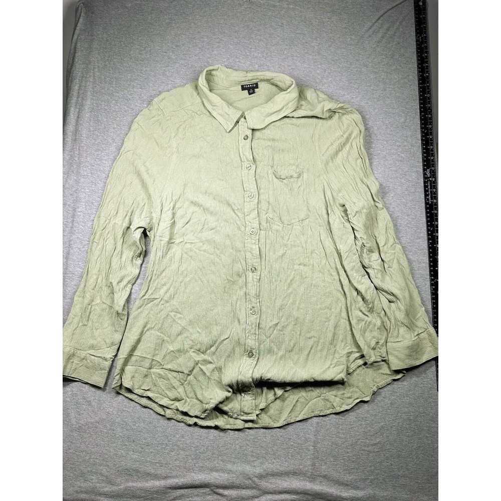 Torrid Green Size 4 Top Button Down Long‎ Sleeve